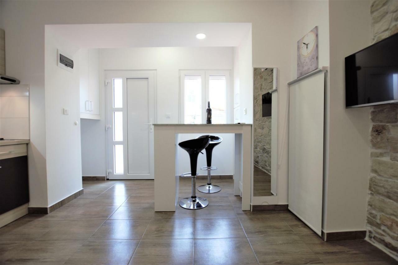Studio Apartman Danijela Πούλα Εξωτερικό φωτογραφία
