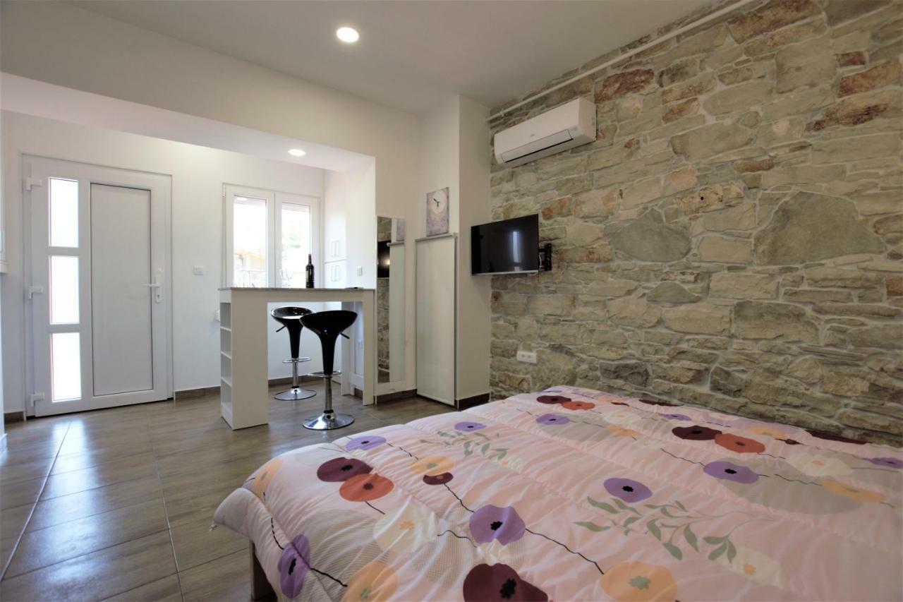Studio Apartman Danijela Πούλα Εξωτερικό φωτογραφία