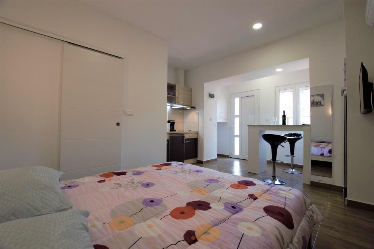 Studio Apartman Danijela Πούλα Εξωτερικό φωτογραφία